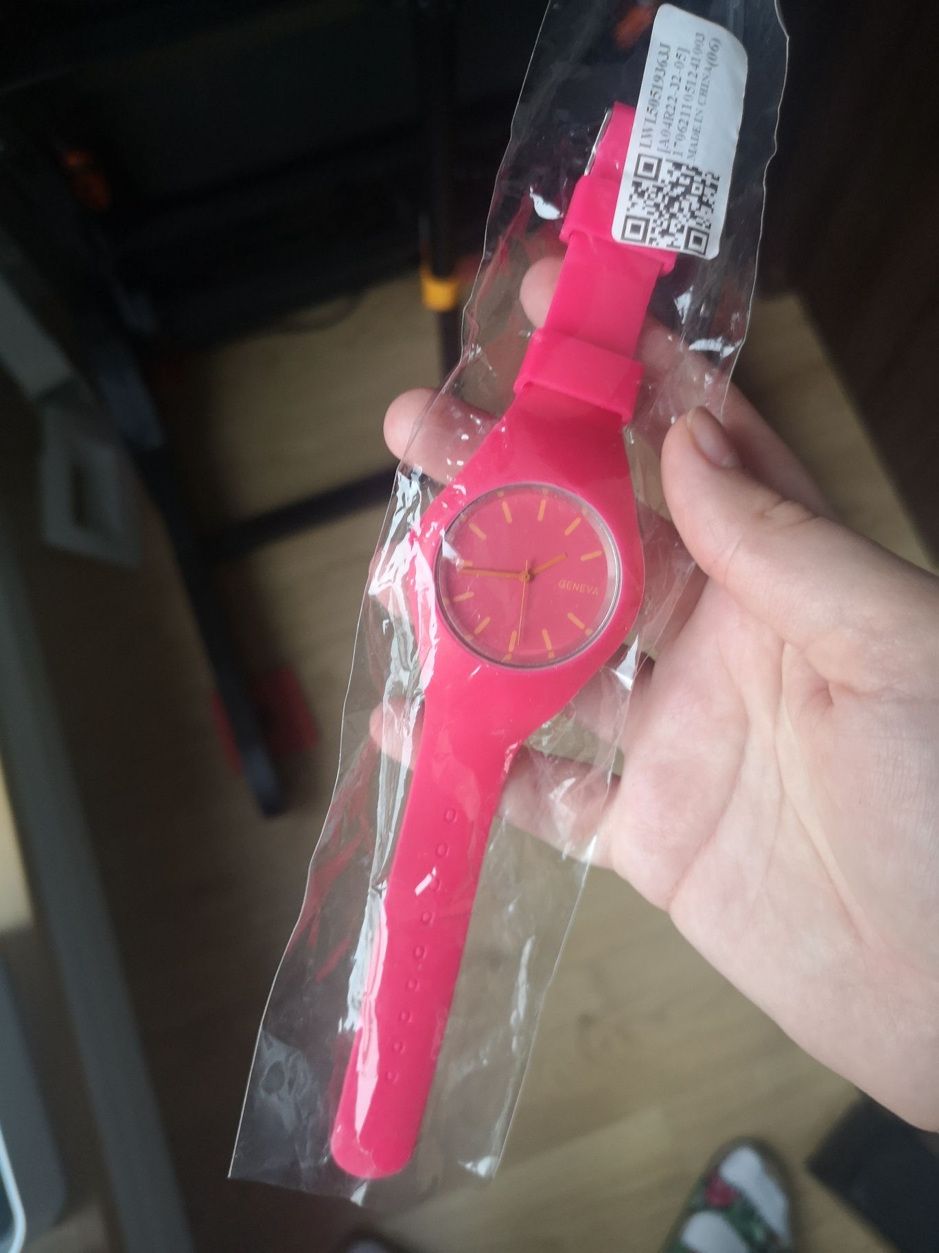 Gumowy różowy zegarek