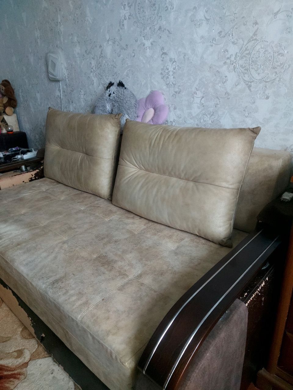 диван з екошкіри