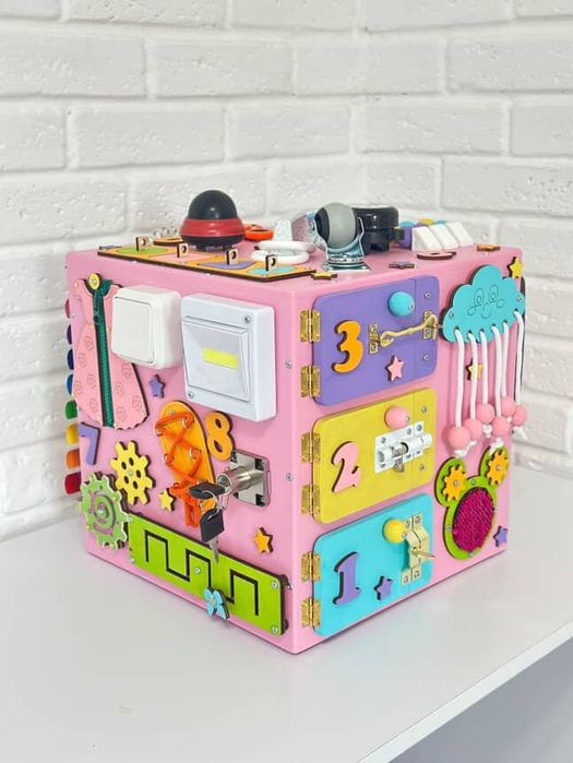 Бізікуб Бізіборд