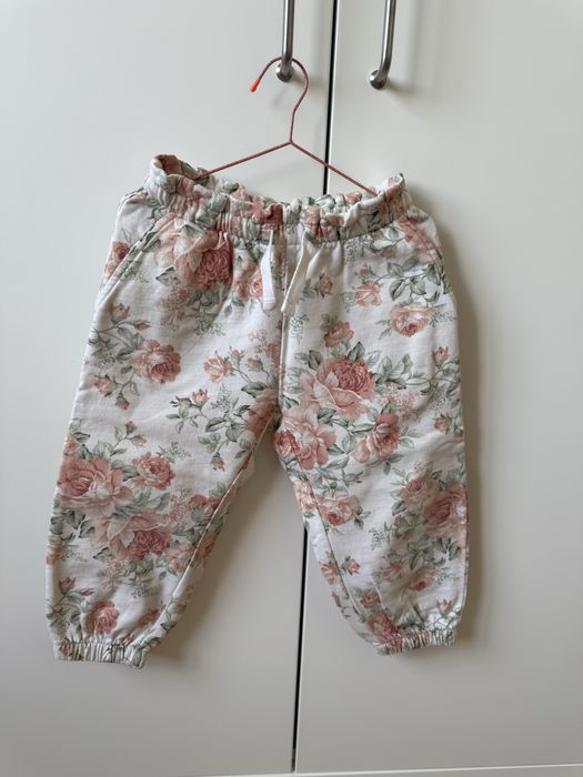 Nowe spodnie dla dziewczynki Newbie 98