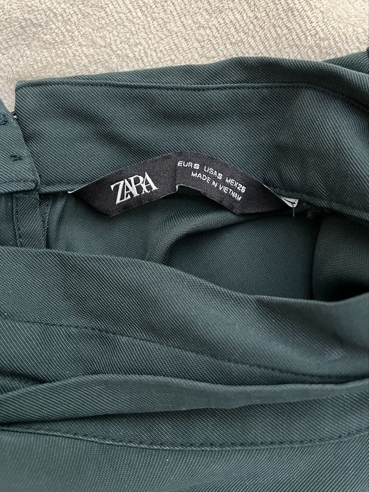 Zara butelkowozielona wiskozowa trapezowa sukienka mini 36 S
