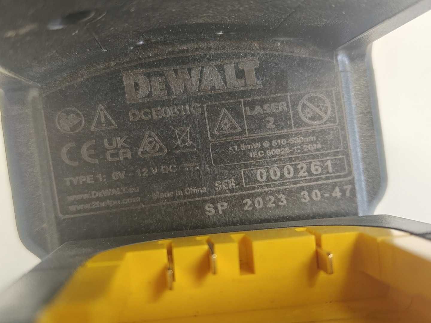 DEWALT laser linowy krzyżowy DCE0811G zielony 2x360° + walizka