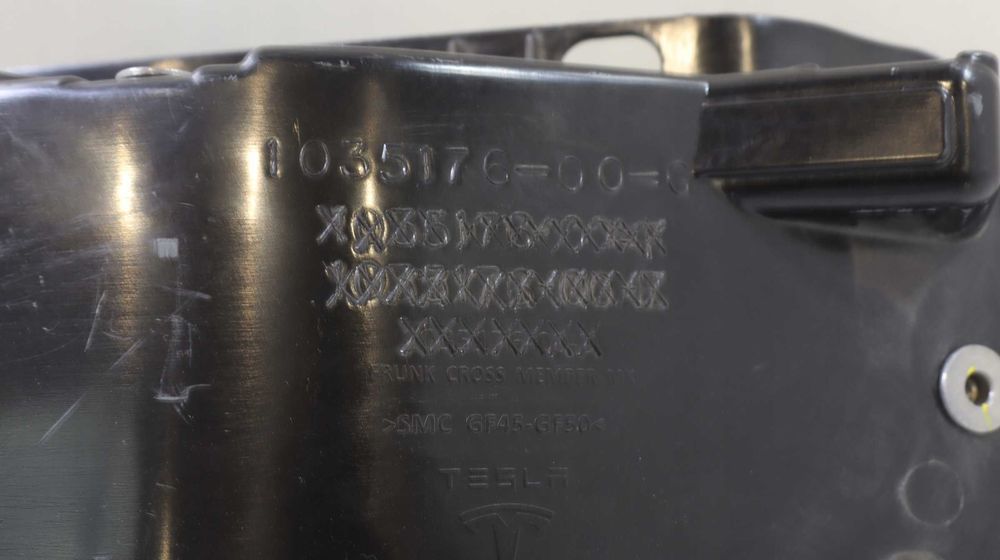 Tesla Model X Телевізор Установочна панель - рестайл дорестайл