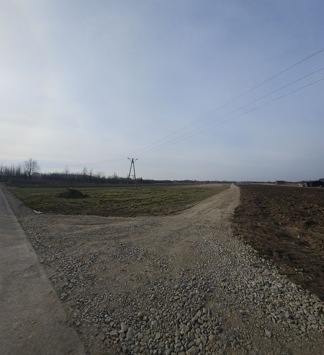 Działka w Chorzelowie za szkołą w cichej okolicy