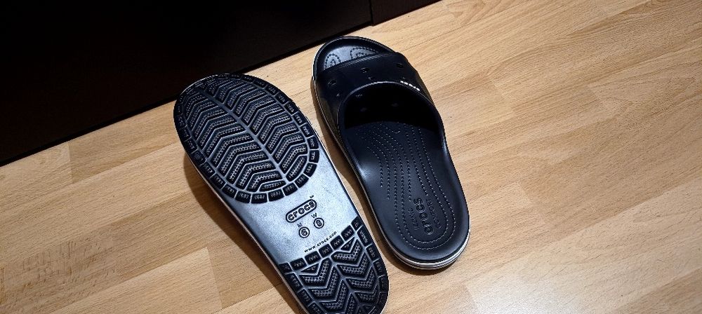 Bayaband slide Crocks