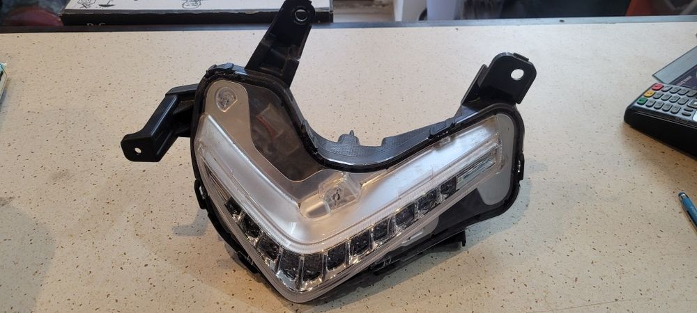 Hyundai tucson halogen lewy przód led