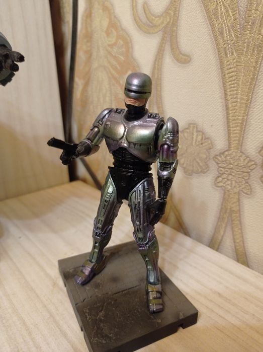 Экшен фигурка коллекционная