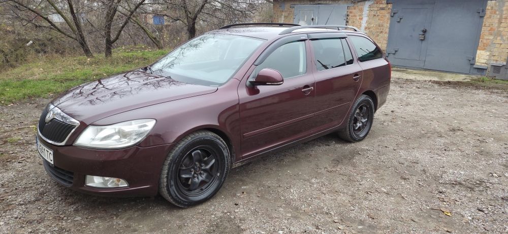 Продаеться Шкода Октавія 1.6tdi автоматична.