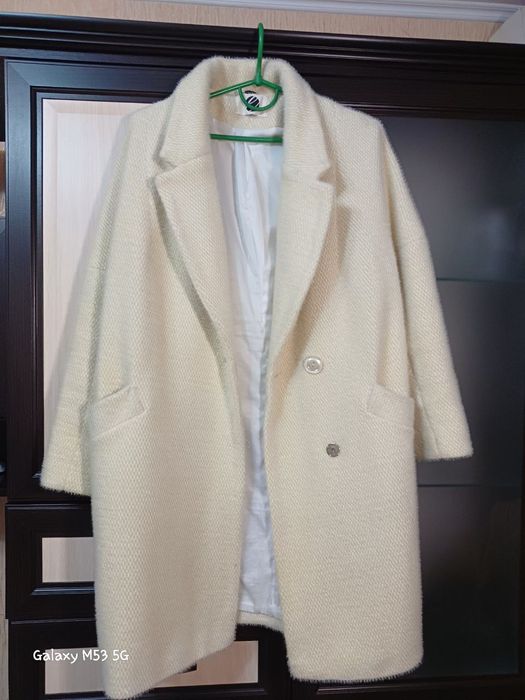 Пальто демісезонне .