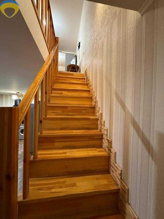 Продам дворівневу квартиру з ремонтом та укомплектовану - Авангард