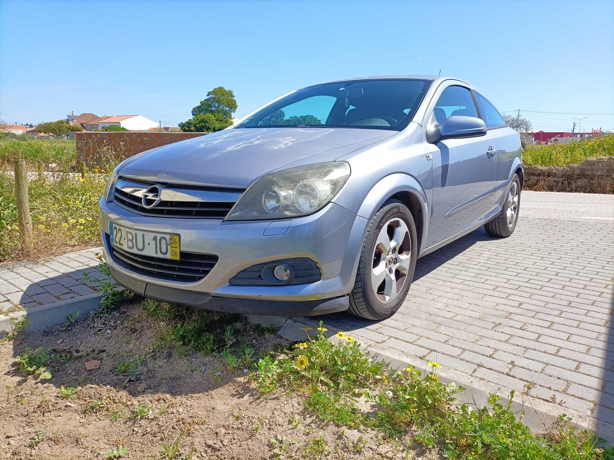 Opel Astra 1.3 GTC 90CV - 5 Lugares