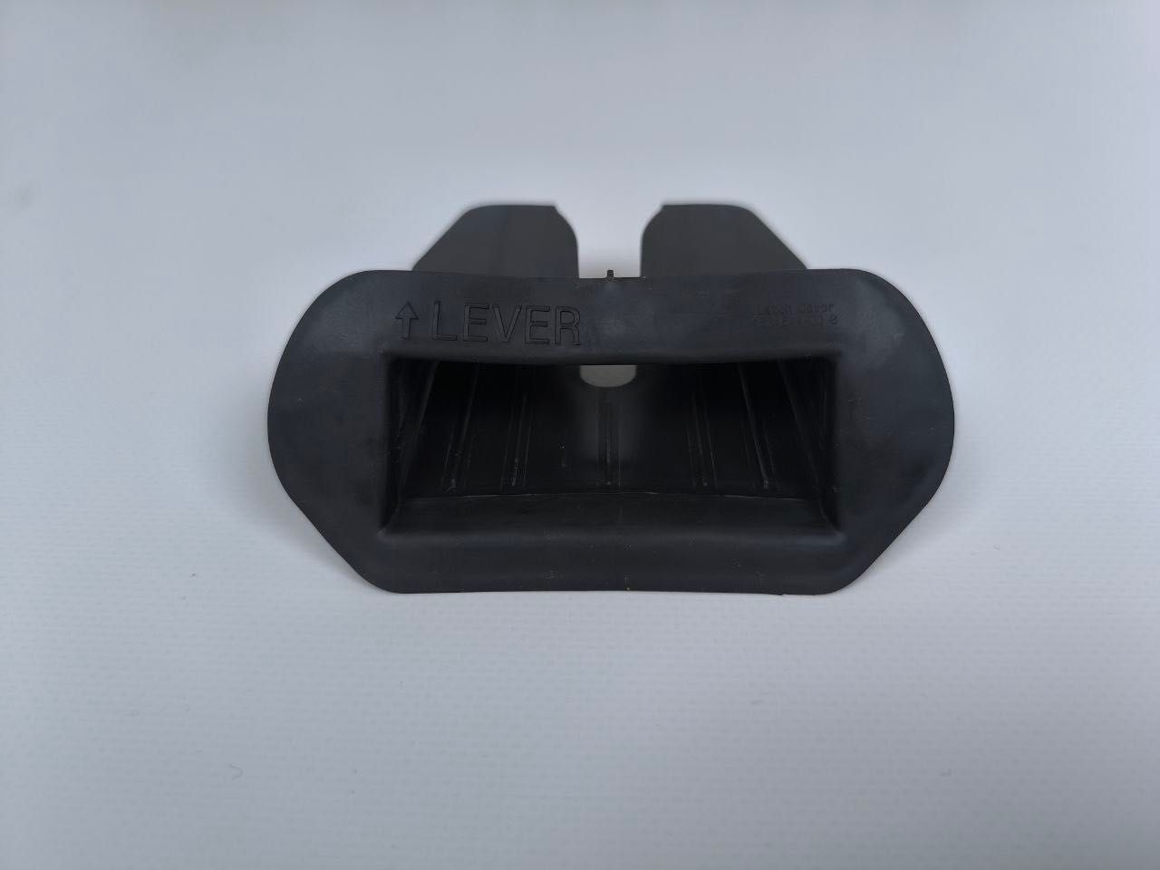 Накладка кришка  замка Багажника Tesla Model 3/Y 1584544-00-C