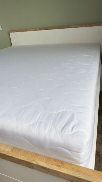 Rama łóżka + materac 160x200 cm stan bardzo dobry