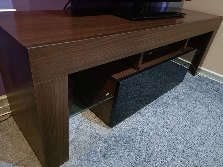 Stolik pod telewizor