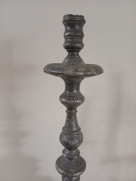 Candelabro em estanho