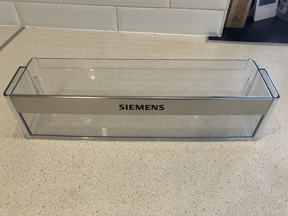 Półka boczna dolna na drzwi do lodówki Siemens KI38VA50.