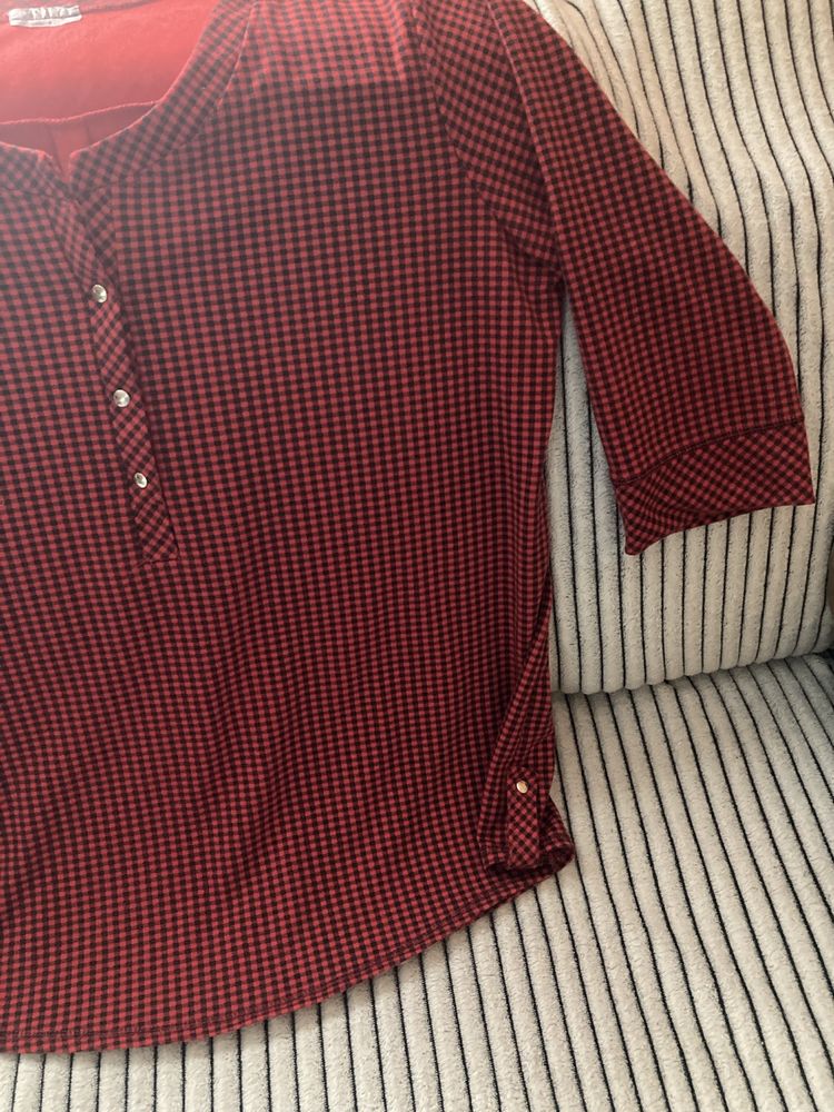 Duża bluzka w krateczkę czerwono-czarna