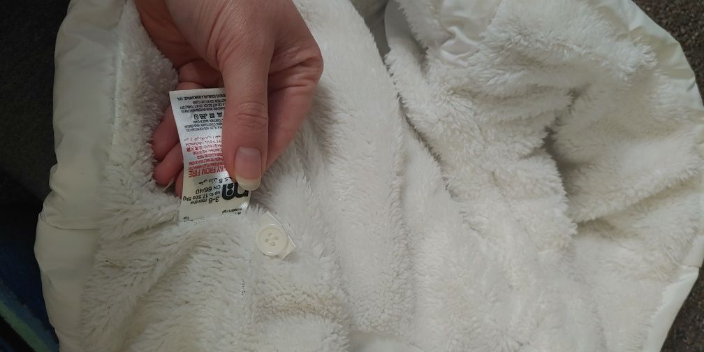Kurtka zimowa biala z polarem i kapturem z uszkami