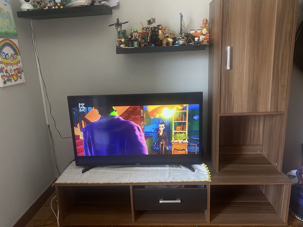Móvel TV com arrumação