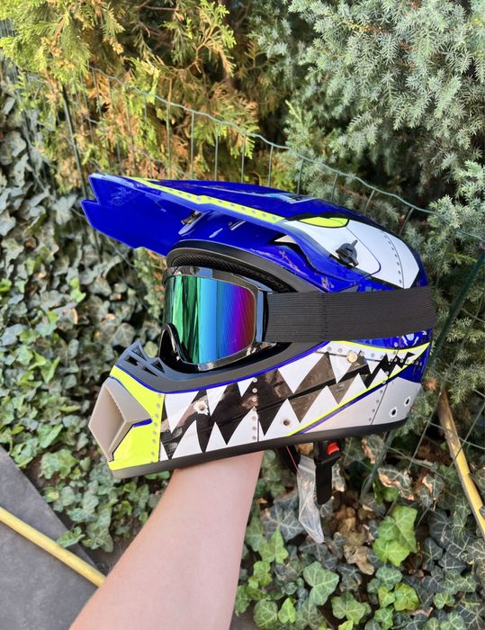 Мотошоломи на вибір, шлем, шолом, мотоцикл, екіпіровка, мотоаксесуари