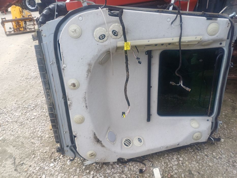 Dach Massey Ferguson 57XX 56XX 5S 5612  ,5710 podsufitka 5609