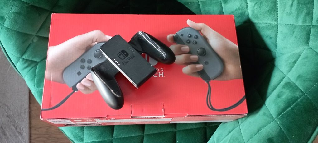 Nintendo Switch używany stan bardzo dobry komplet!