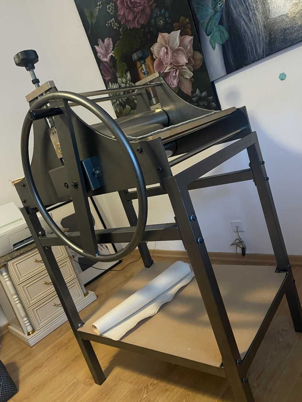 Tórculo profissional de estampagem e gravura