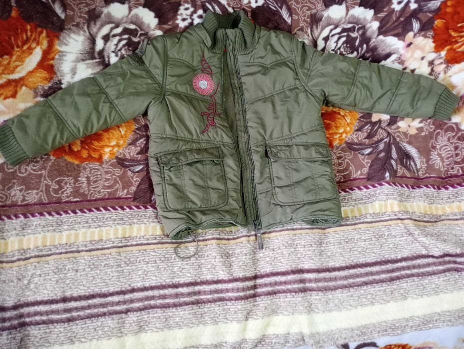 Продам дитячу куртку s,Oliver розмір 128-134