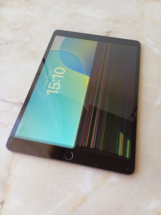 iPad Air 3 -го покоління. Під ремонт