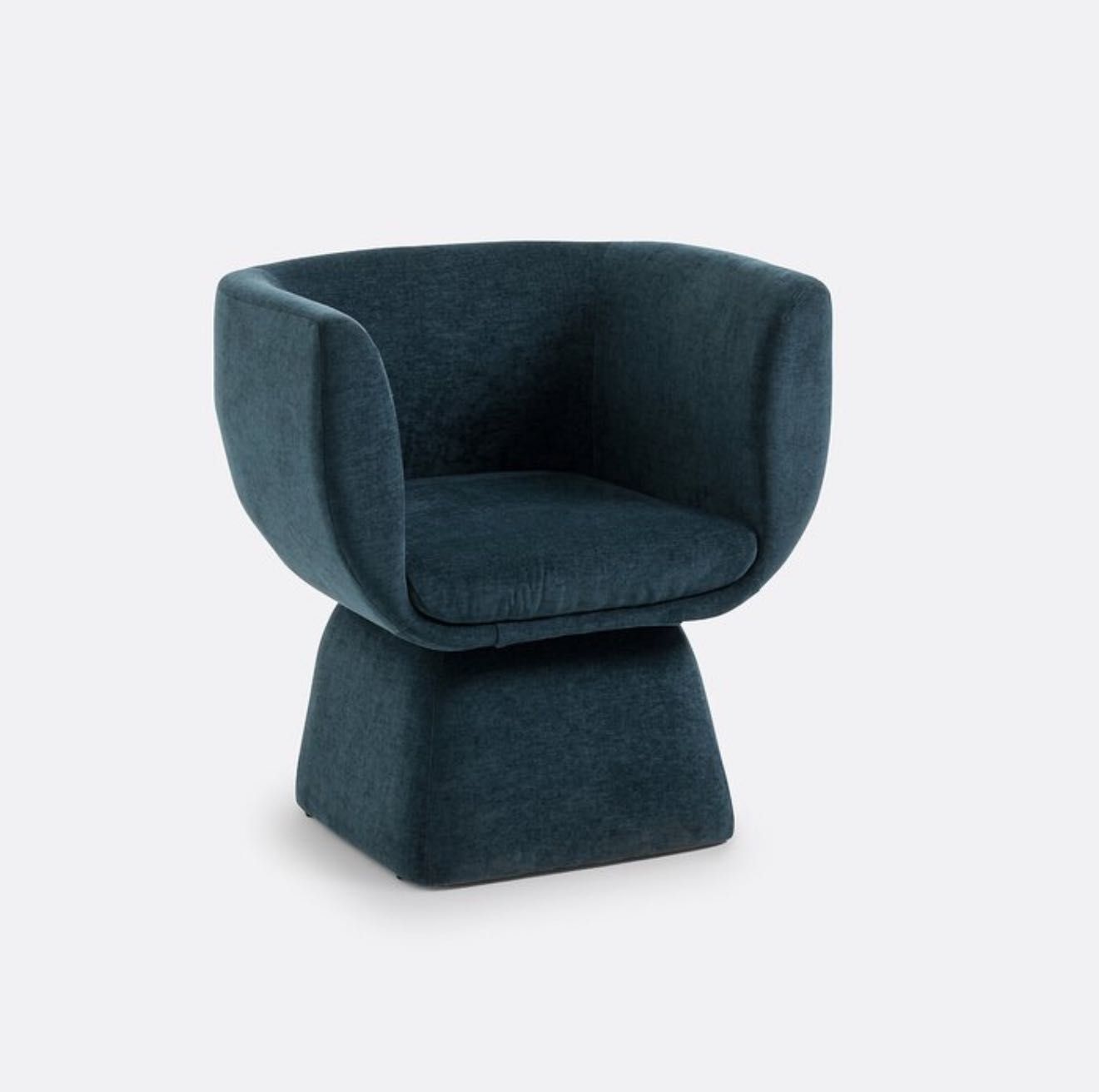 Cadeirão forma tulipa