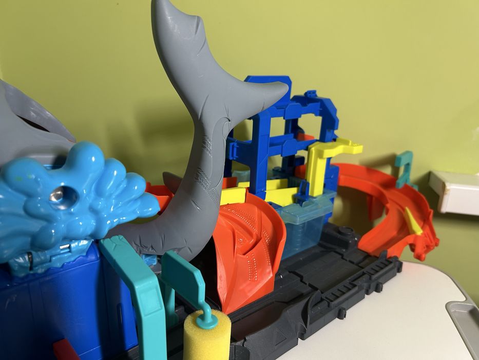 Hot Wheels Акула Мийка