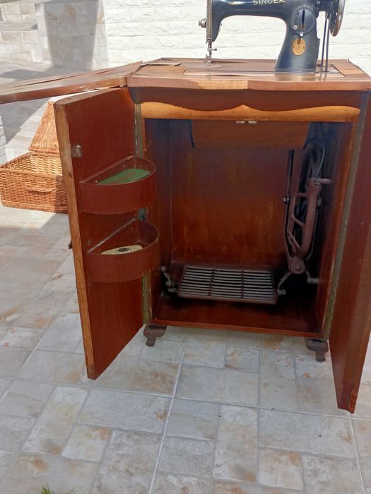 Maquina costura SINGER antiga