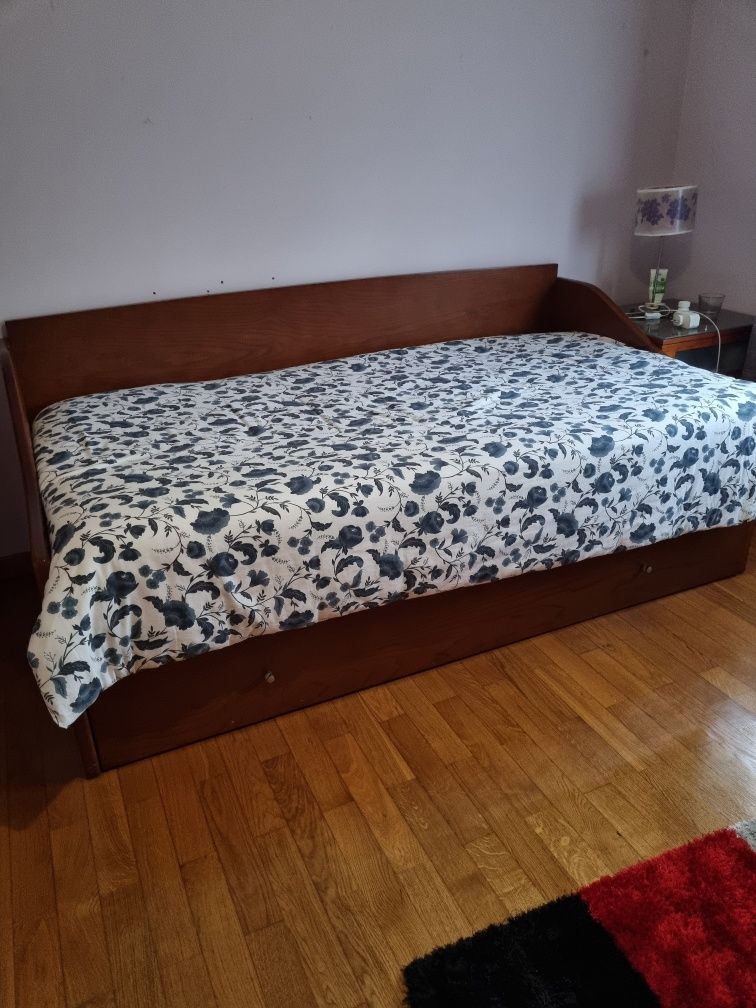 Cama de solteiro com gaveta