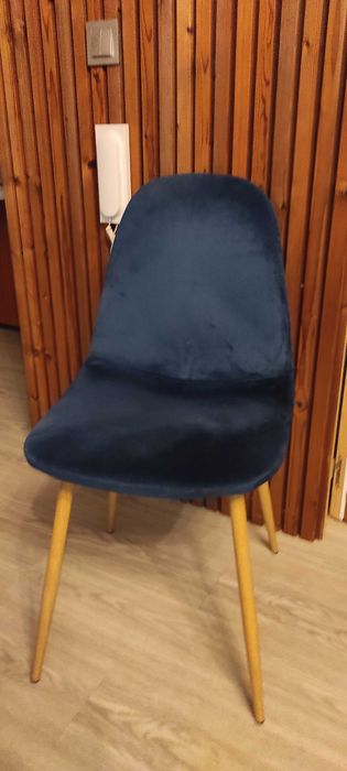 Mesa de vidro + 4 cadeiras + 2 bancos