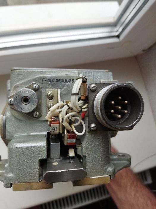 Трансформатори .Діоди   КД 202К. Електро моторчіки