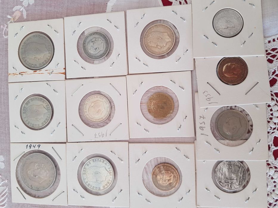 100 Moedas 5$00 + 100 Moedas 1$00 + 28 Moedas Espanholas diferentes