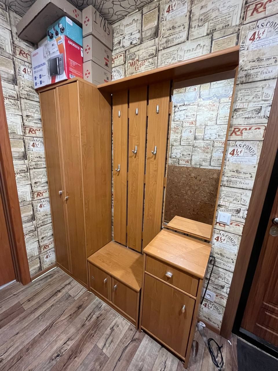 Продам прихожую б/у