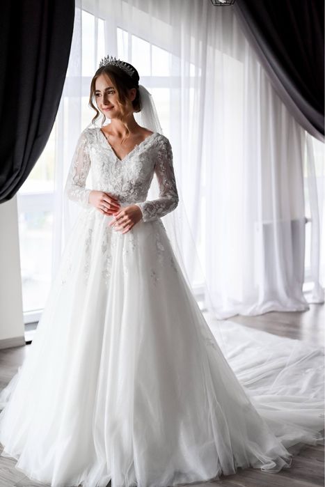 Весільна сукня в розмірі xs