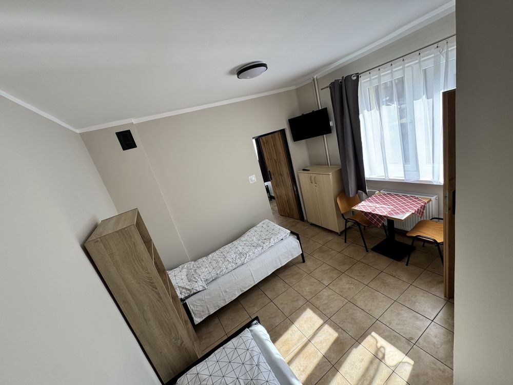 Od 32 zl Kwatery pokoje hotel pracowniczy / Вільні кімнати