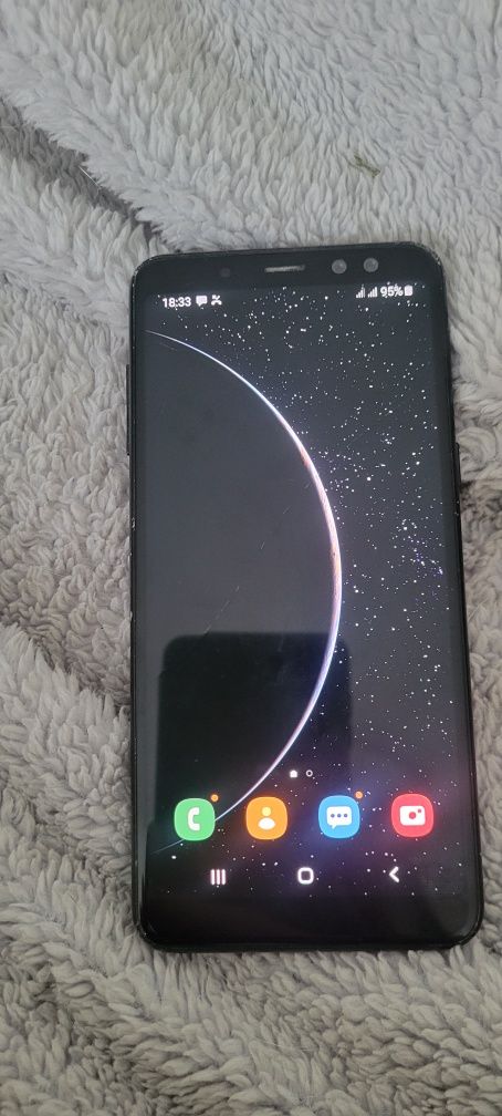 Телефон samsung galaxy A8 (2018)