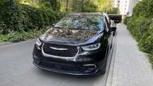 Chrysler Pacifica świeżo sprowadzona