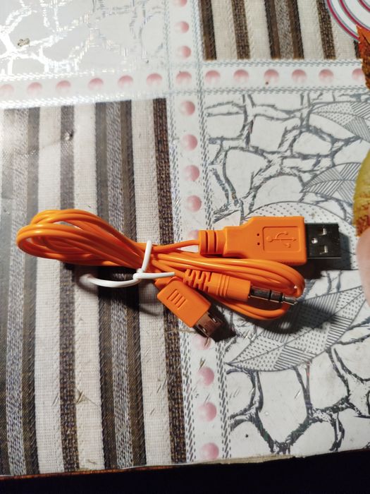 Продам портативную колонку Blaupunkt BT01