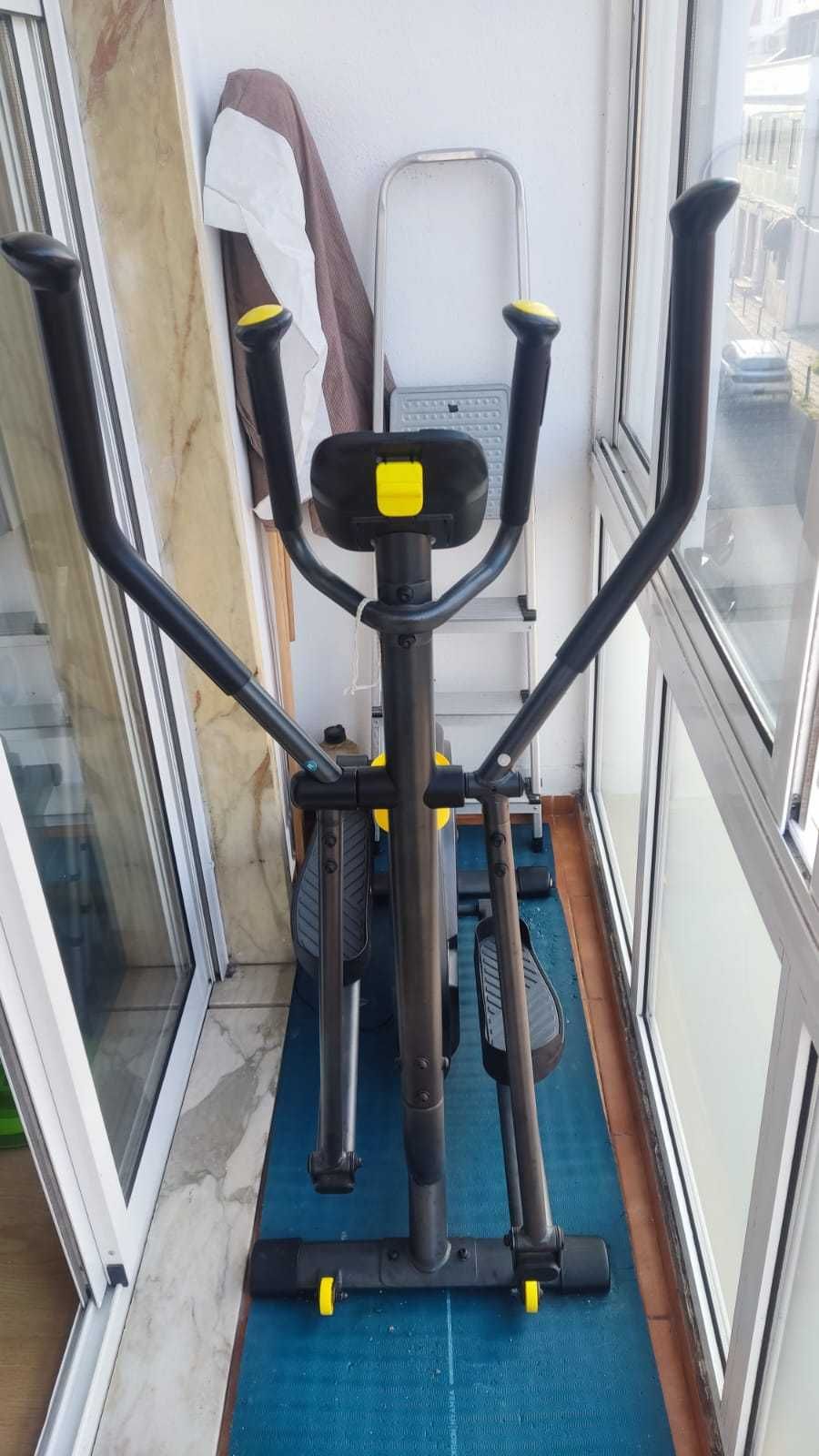Elíptica de Treino 500. DOMYUS