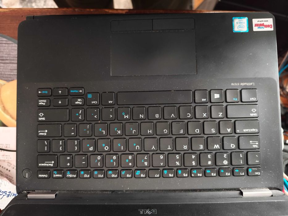 Dell Inc. 	Latitude E7270 ,i-5 6300U 16275 MB (DDR4 SDRAM)