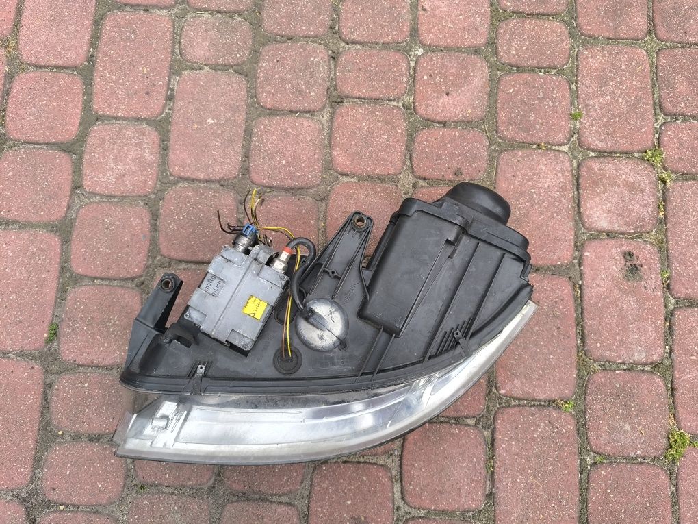 lampa prawy przód vw passat b5 lift xenon