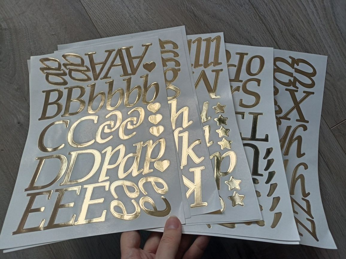 Złote litery naklejki dekoracyjne alfabet 2 sztuki