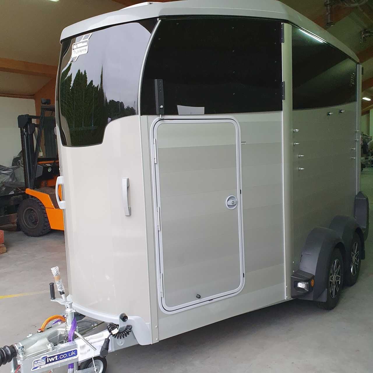 Końska przyczepa Ifor Williams HBX511 - 2500 DMC