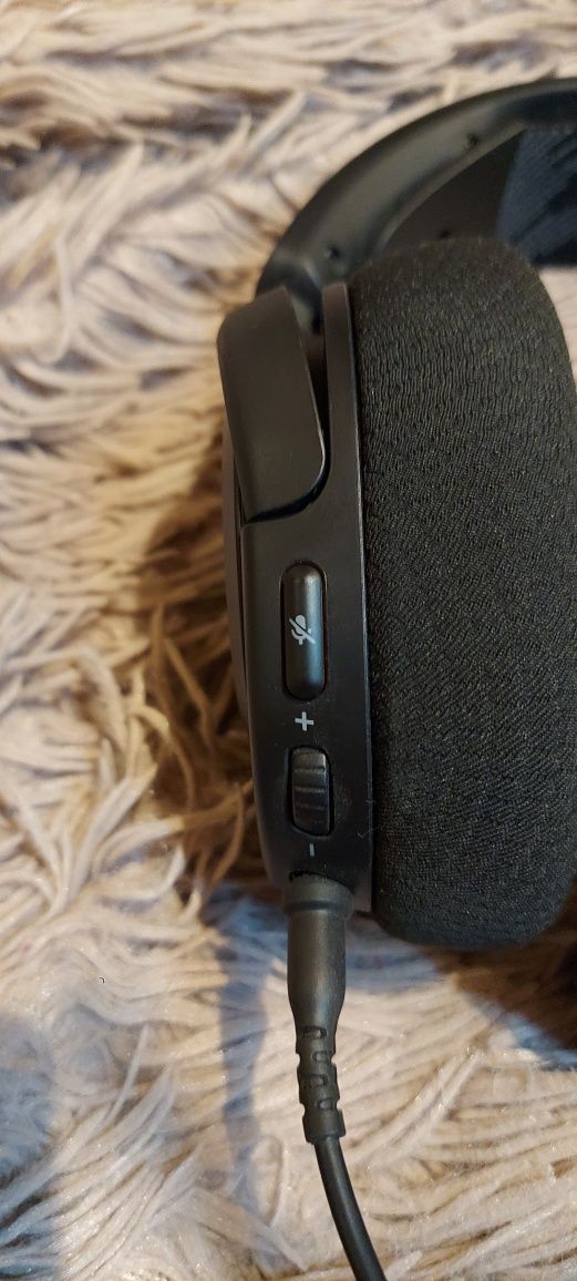 Słuchawki  gemingowe  Steelseries  arctis nova1