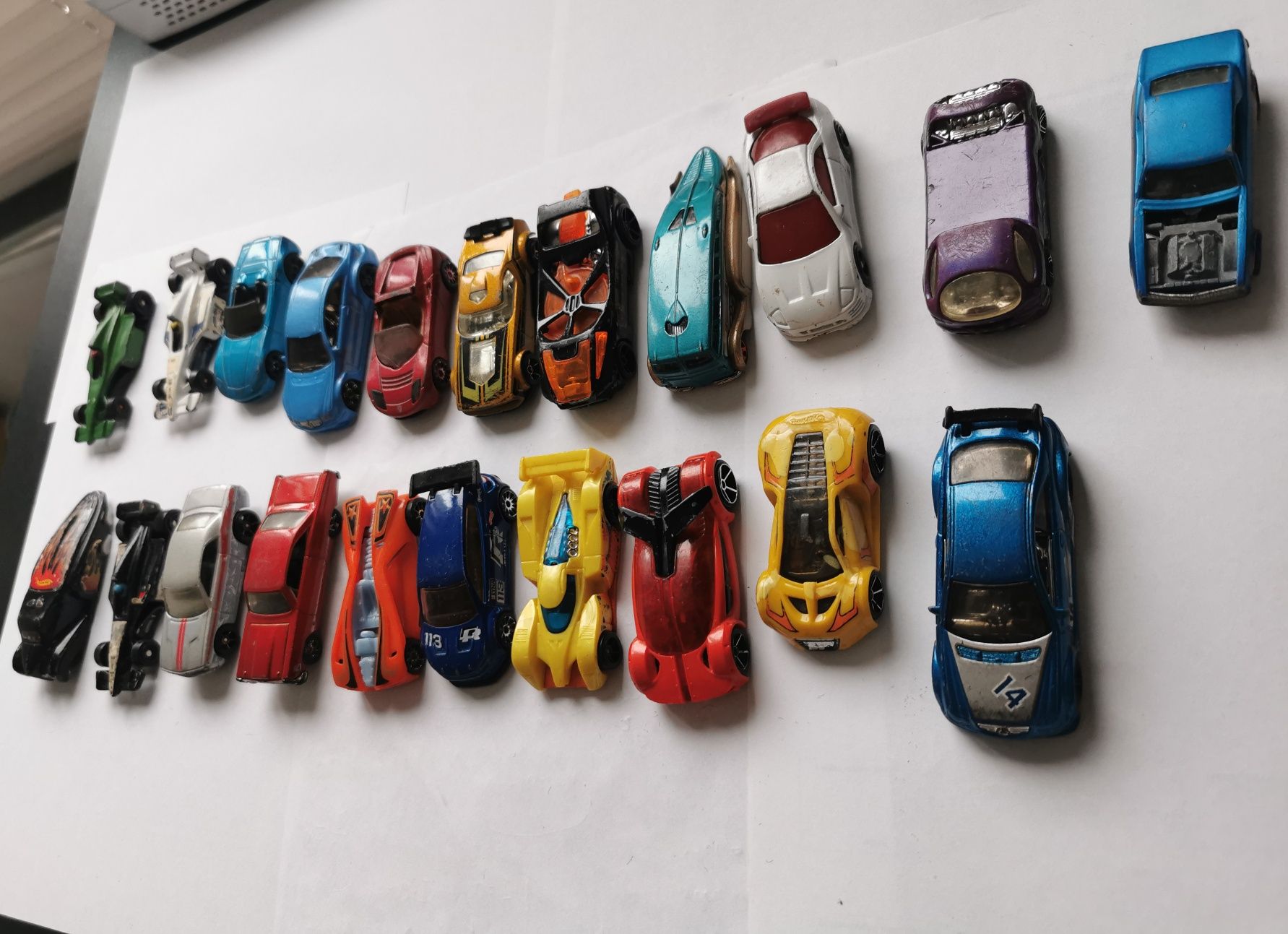 Cena za całość 21 autek resoraki hotwheels