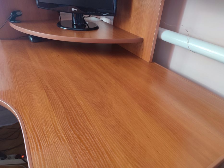 Комп'ютерний стіл,письмовий столик